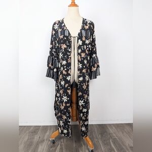 NWT Luna Moon TIered Ruffle Sleeve Dark Floral Kimono Medium